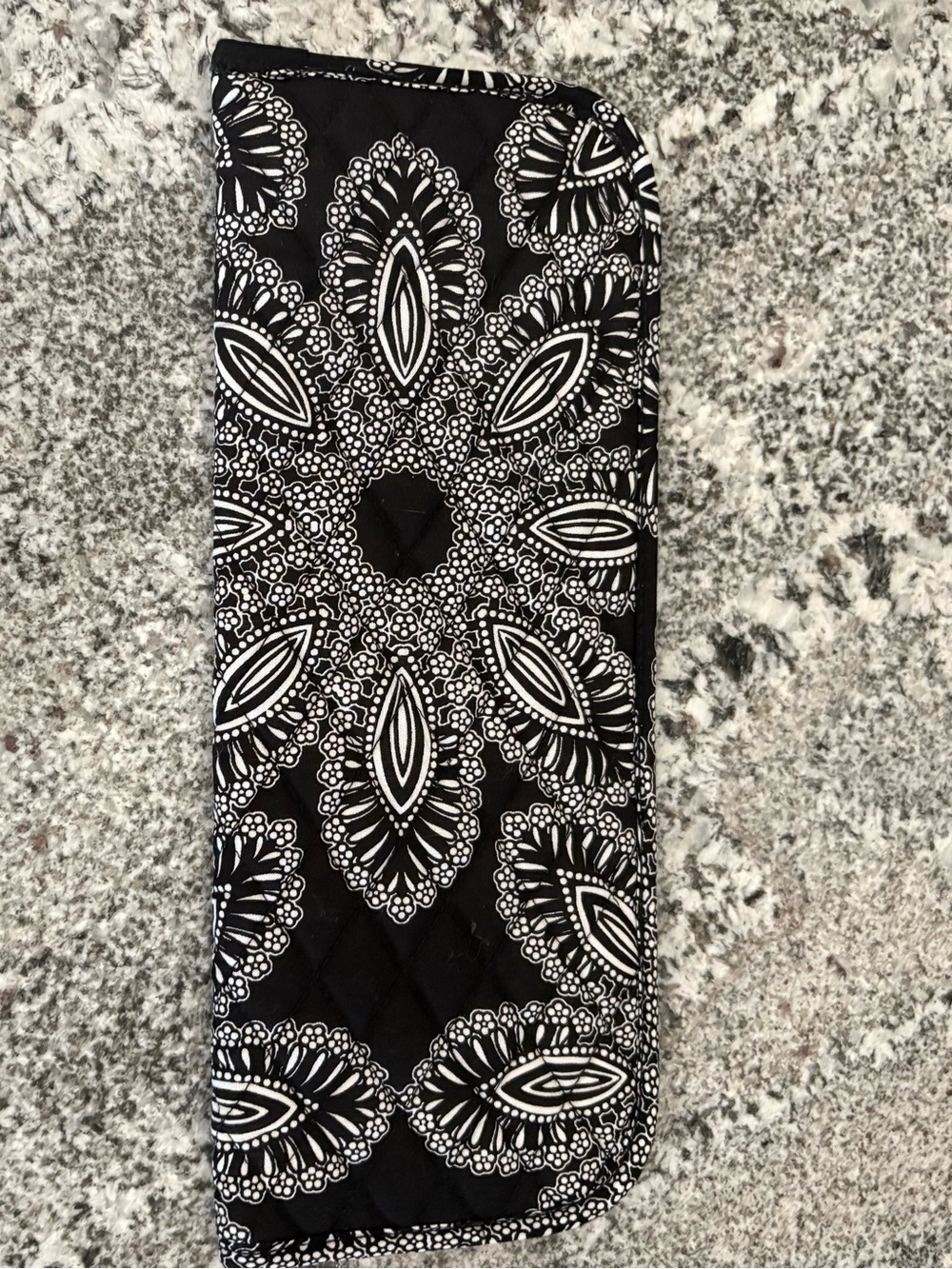 Vera Bradley curling iron or flat iron cover - Picture 2 of 4